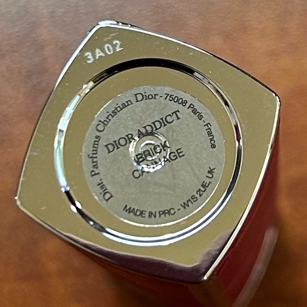 Dior Addict Lipstick in Chic Red with Silver Accents NEW - Picture 3 of 3